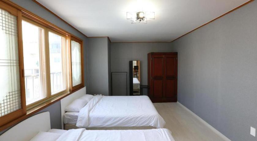 Emerald Ace Hotel Jeju Ngoại thất bức ảnh