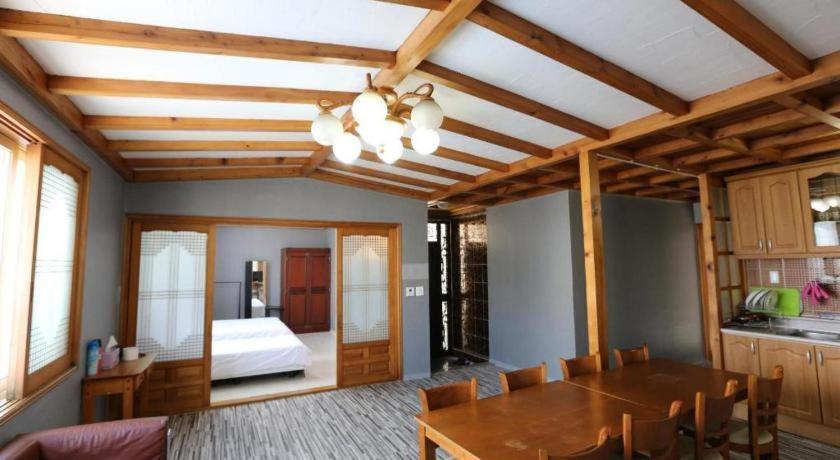Emerald Ace Hotel Jeju Ngoại thất bức ảnh