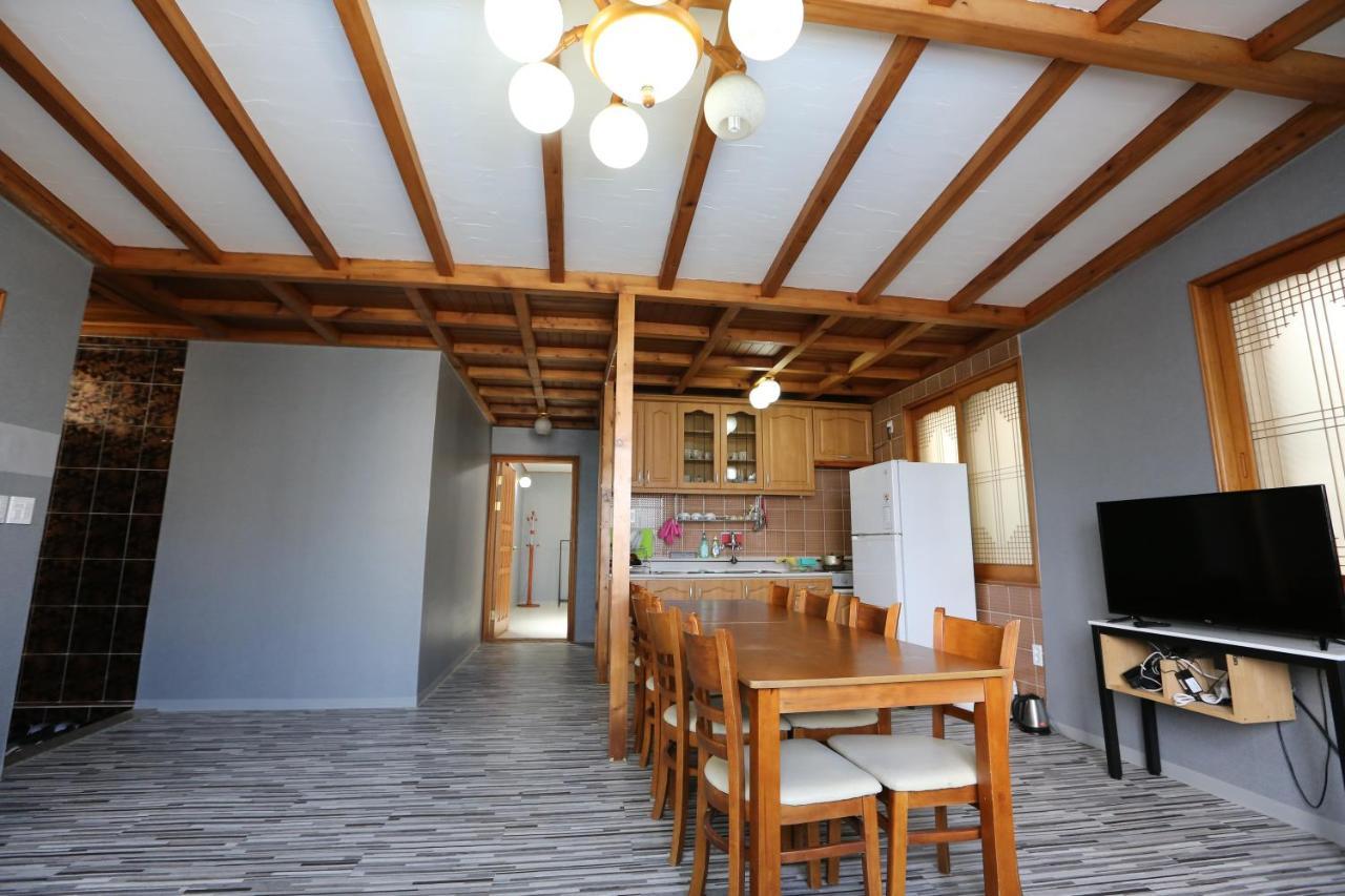Emerald Ace Hotel Jeju Ngoại thất bức ảnh
