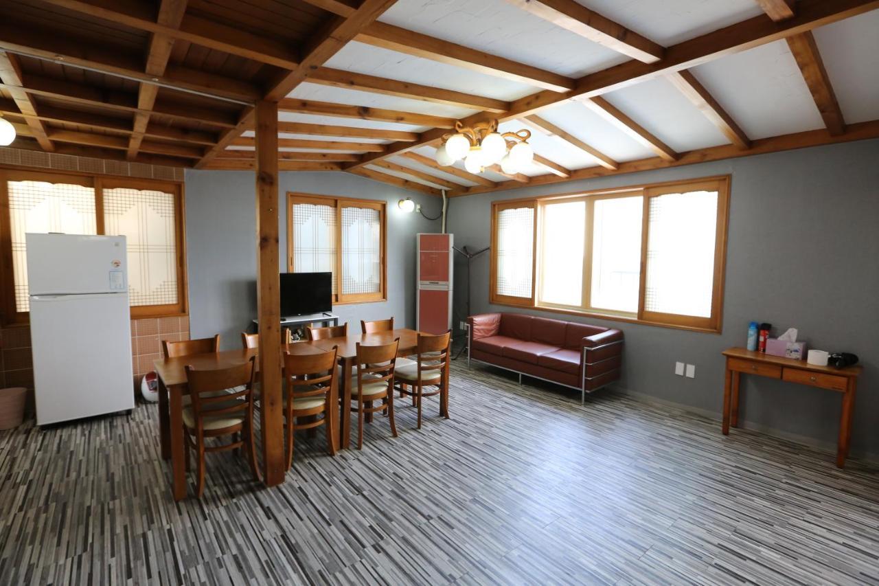 Emerald Ace Hotel Jeju Ngoại thất bức ảnh